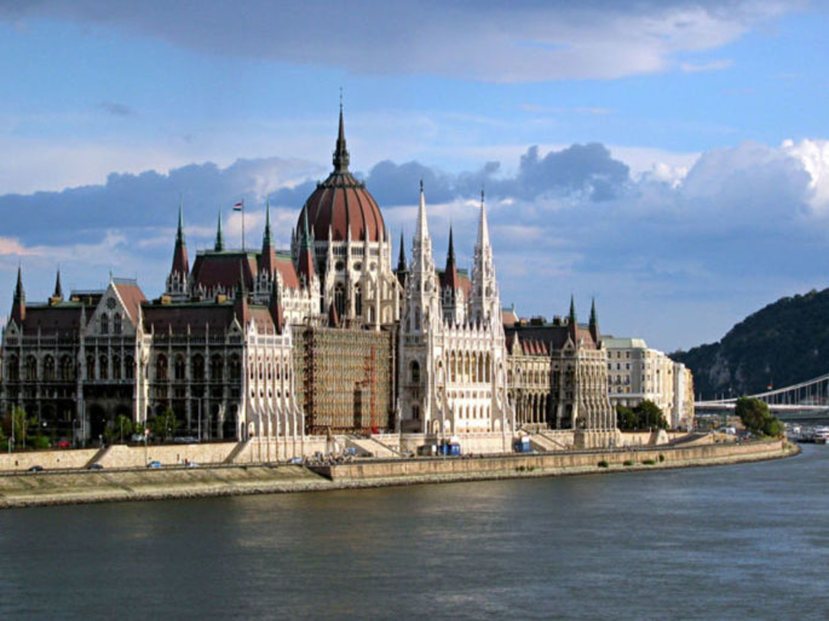 Η Ουγγαρία μειώνει τους βουλευτές της