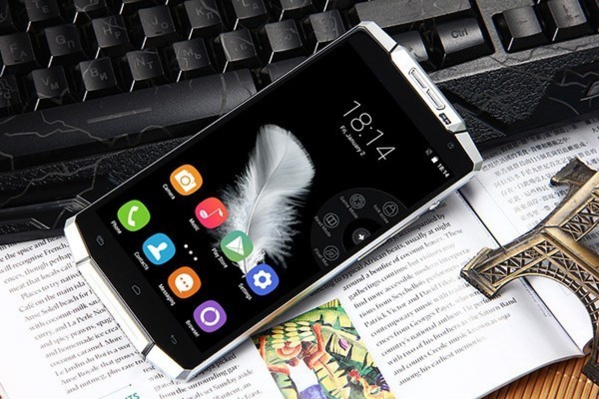 To νέο smartphone OUKITEL K10000 έχει αυτονομία 10 μέρες!
