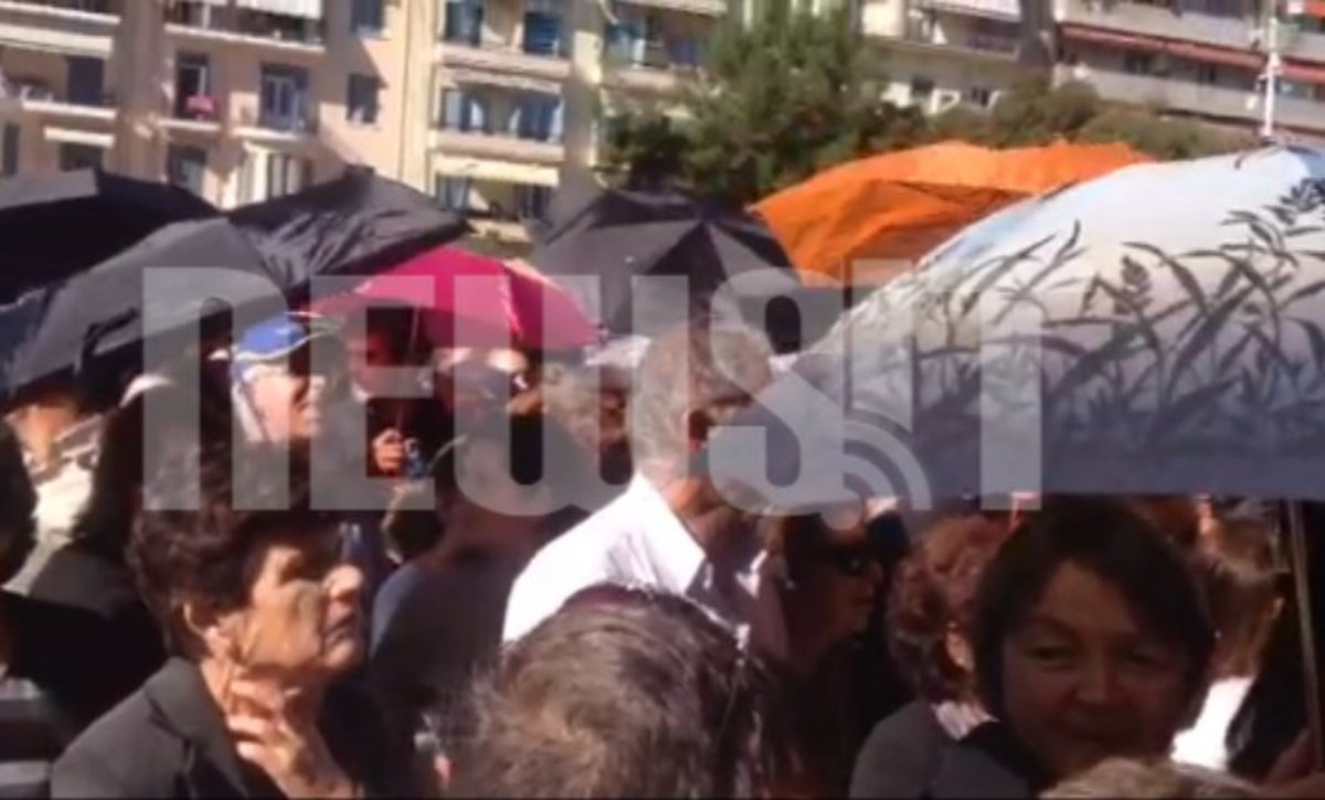 Στην ουρά για προσκύνημα