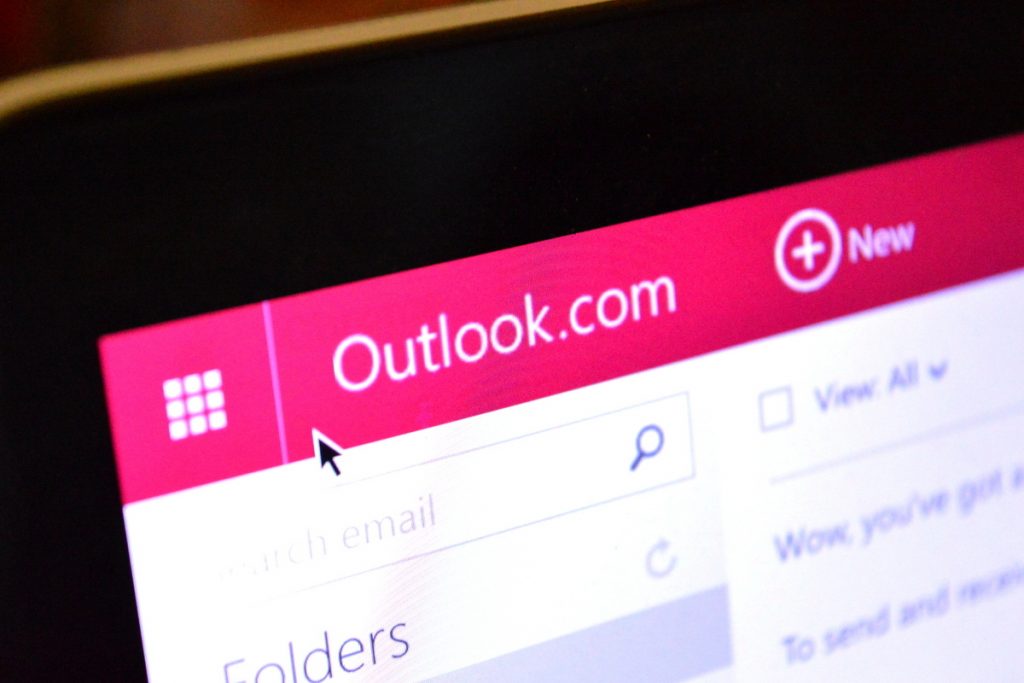 Η Microsoft βάζει το Google Drive στο Outlook!