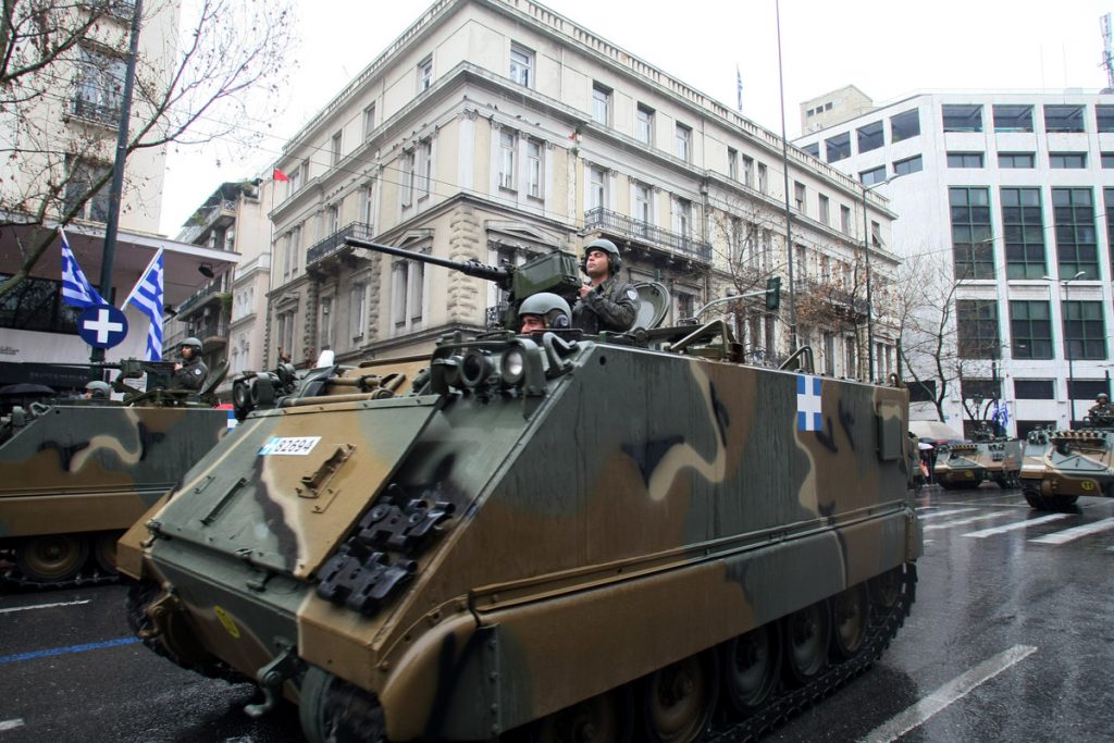 Τα άρματα μάχης έκλεψαν την παράσταση! ΦΩΤΟ από την στρατιωτική παρέλαση στο Σύνταγμα