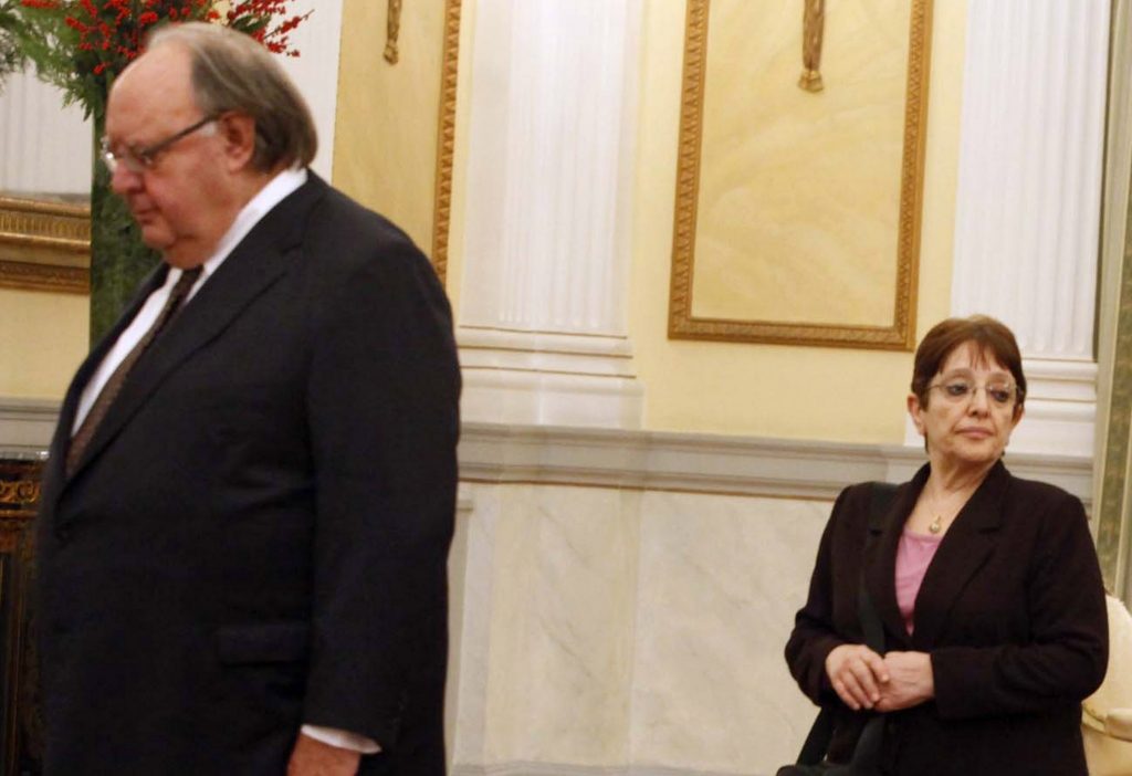 “Είναι επαγγελματίας αντικομμουνιστής και συκοφάντης!”