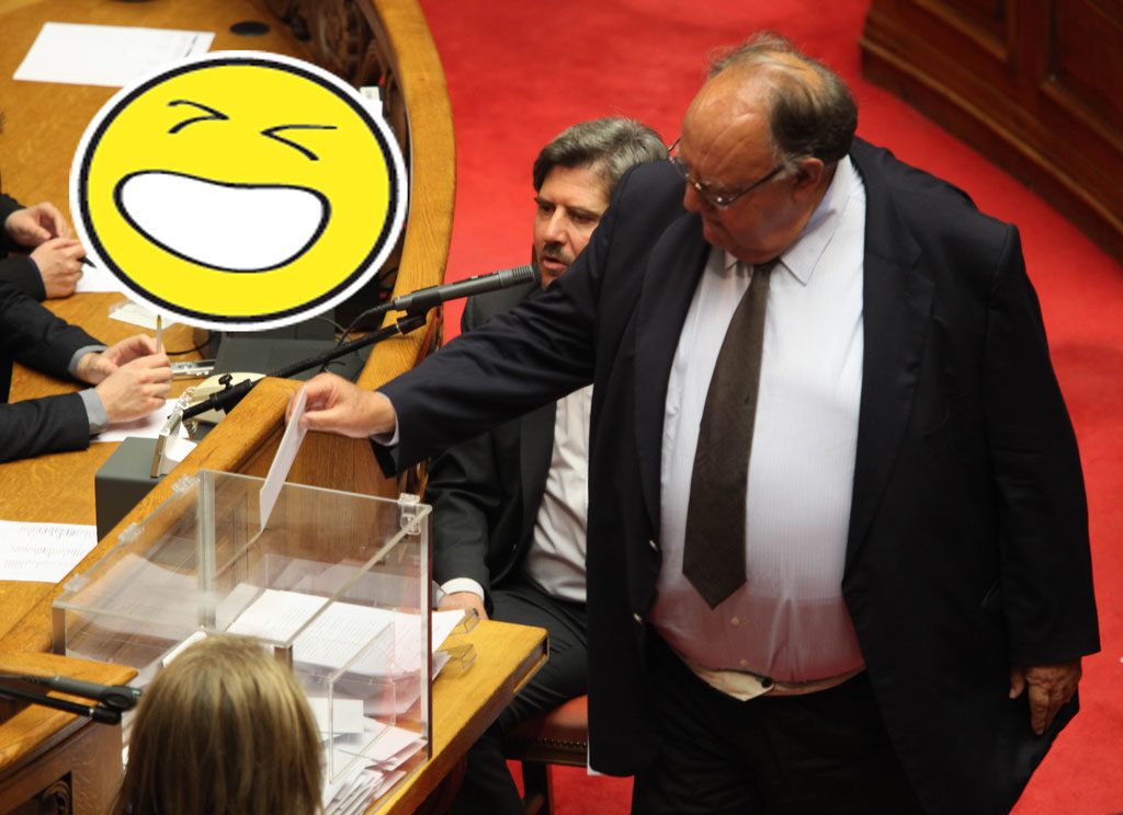 Πάμε Λουκέτο Live: Σφήνωσε ο Πάγκαλος στην έξοδο από το παραβάν!