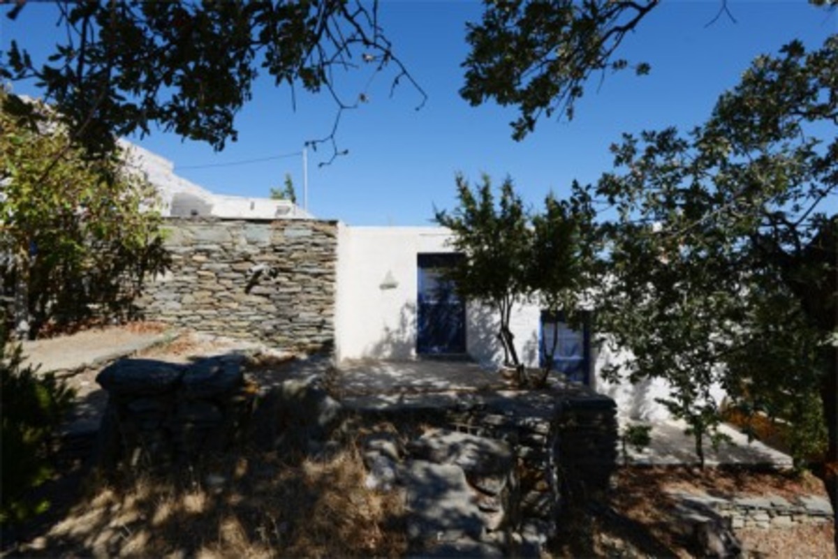 Ξενοδόχος ο Πάγκαλος – Νοικιάζει τη βίλα του στη Τζιά