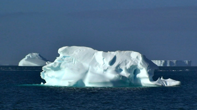 Θέλουν να… “κουβαλήσουν” παγόβουνο από την Ανταρκτική στο Αμπού Ντάμπι!