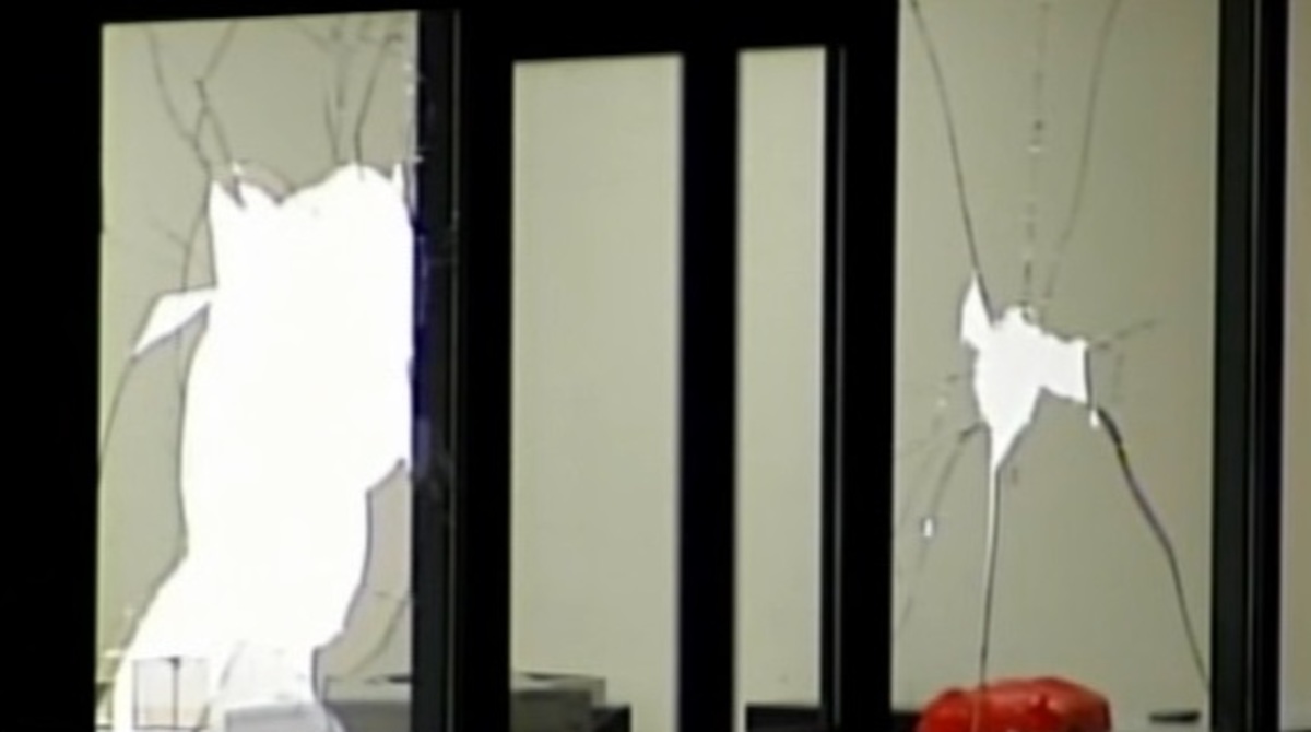 Επίθεση στο υπ. Παιδείας