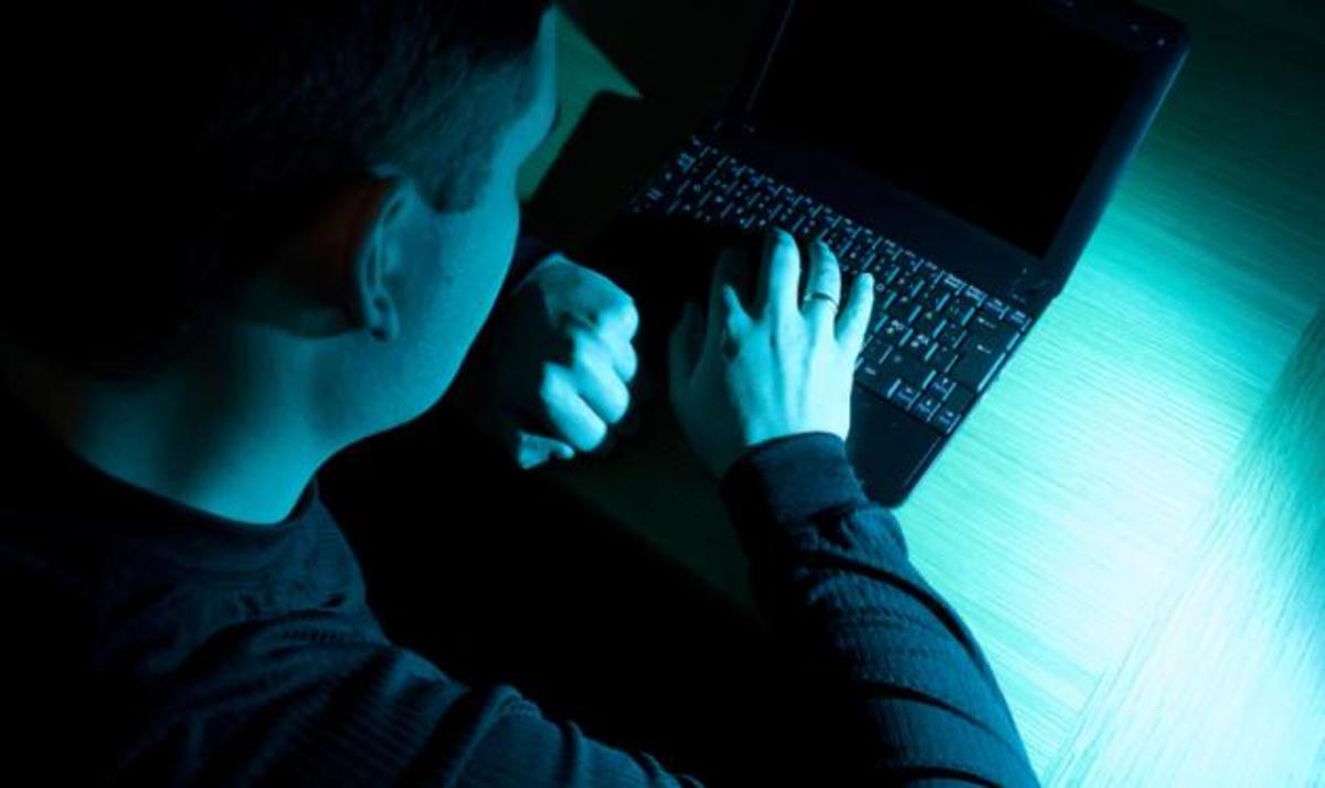 Μεγάλο όνομα της showbiz εμπλέκεται σε σπείρα παιδόφιλων