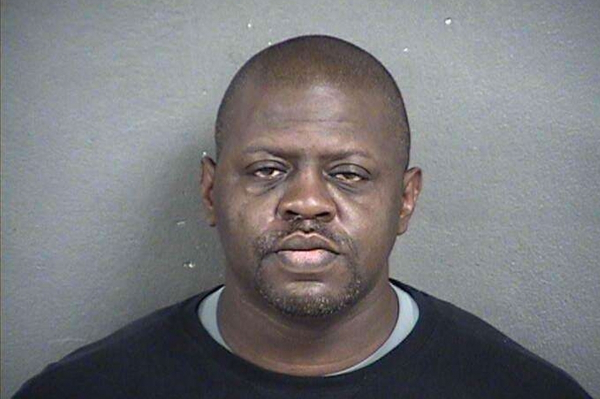 Σκότωσε τον γιο του και πέταξε τα κομμάτα του στα γουρούνια!