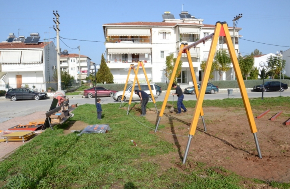 Πριν το λουκέτο οι παιδικές χαρές της Πάτρας