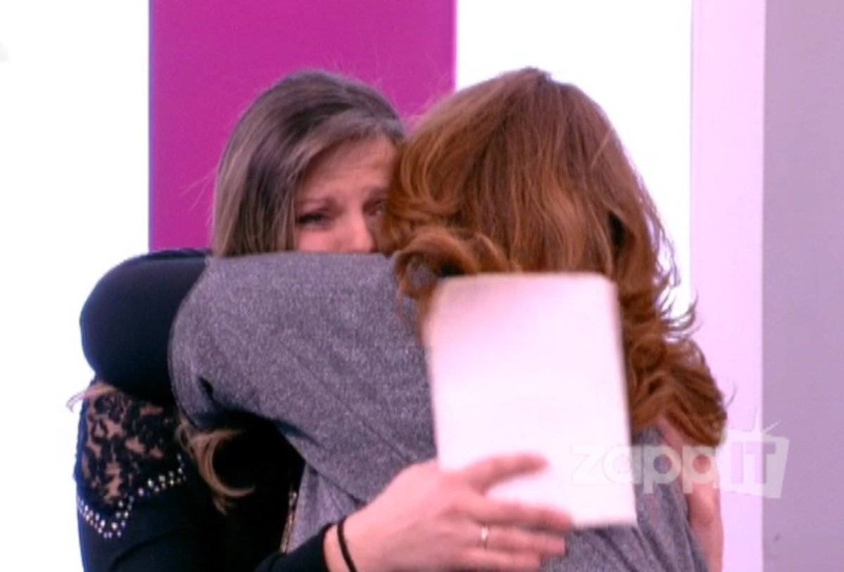 Πάμε Πακέτο: Συναντήθηκαν οι αδερφές που αναζητούσαν την οικογένειά τους σε διαφορετικές εκπομπές!