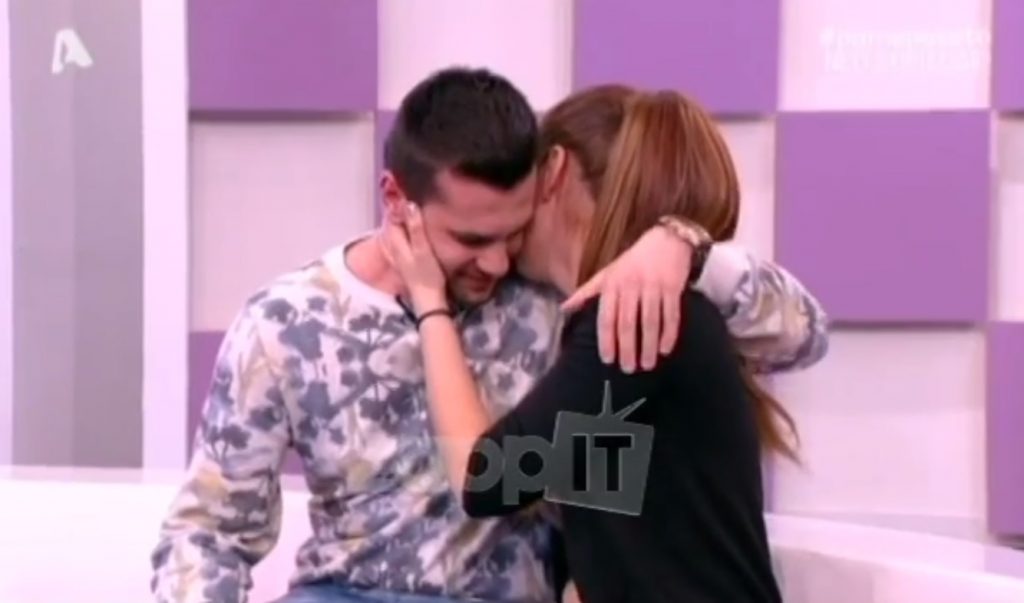 Απίστευτη ιστορία στο Πάμε Πακέτο: Έμαθαν ότι είναι αδέρφια ενώ τους απέρριψε ο πατέρας τους!