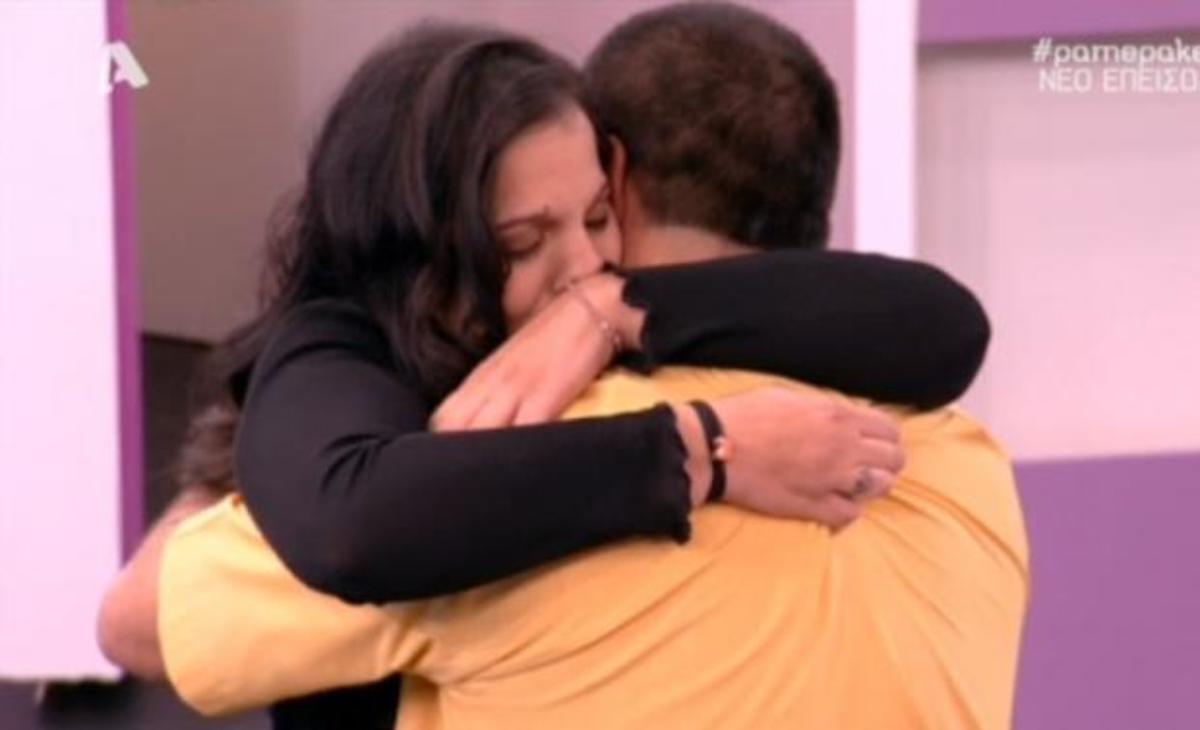 Ράγισαν καρδιές στο Πακέτο με την επανένωση των δύο αδελφών!