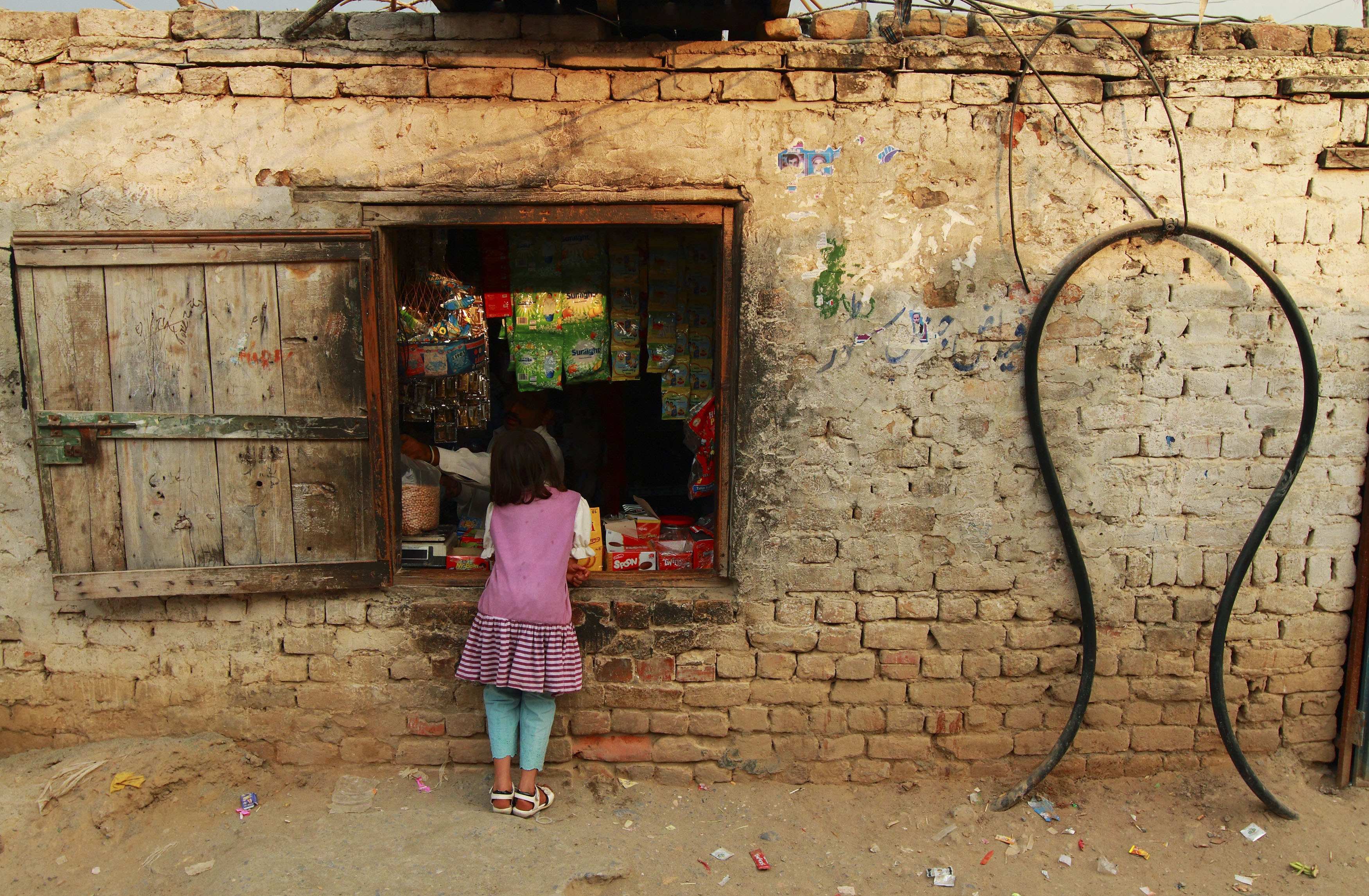 Πακιστάν: Ένα κοριτσάκι 9 ετών προσφέρθηκε ως αποζημίωση σε μια πλούσια οικογένεια