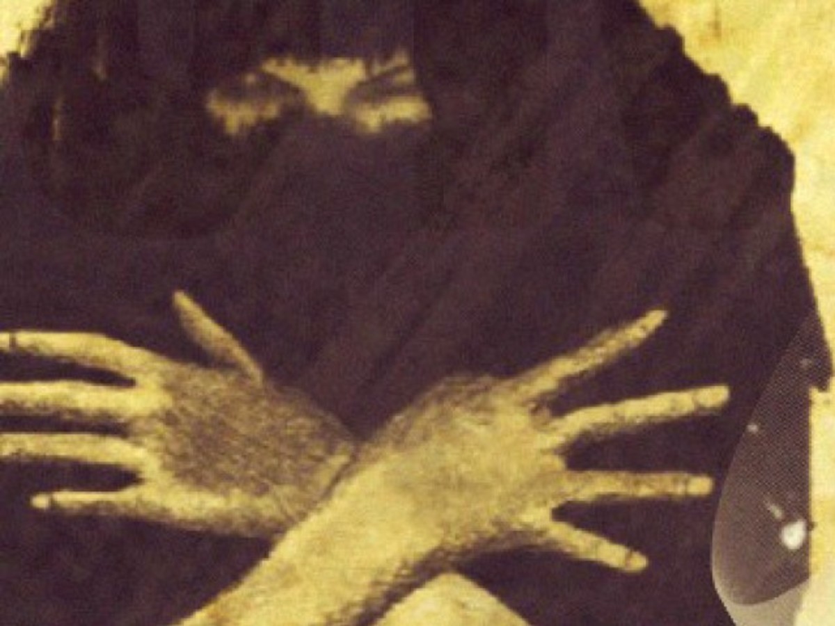 Την ανάγκασαν να διασχίσει γυμνή όλο το χωριό