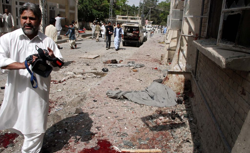 Πακιστάν: Δεκάδες νεκροί απο επιθέσεις- καμικάζι