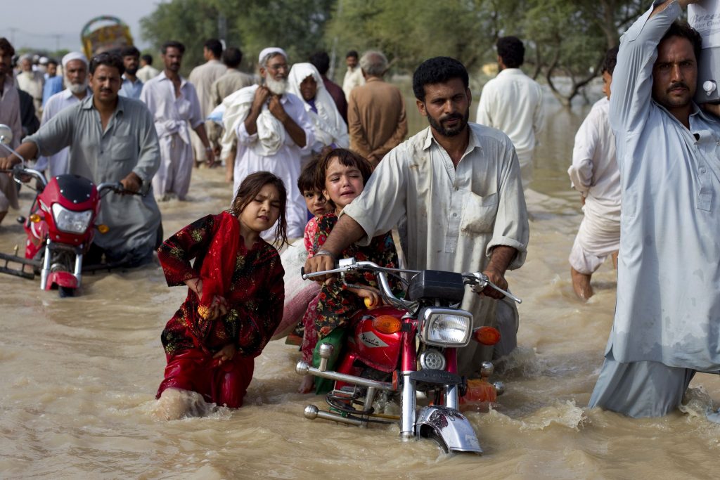 Αυξάνονται δραματικά οι νεκροί στο Πακιστάν – Τα πρώτα κρούσματα χολέρας