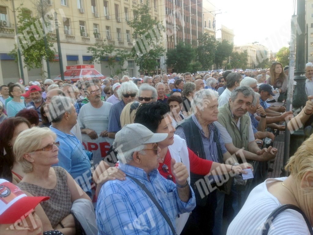Παρούσα στο συλλαλητήριο και η Λιάνα Κανέλλη ΦΩΤΟ NEWSIT