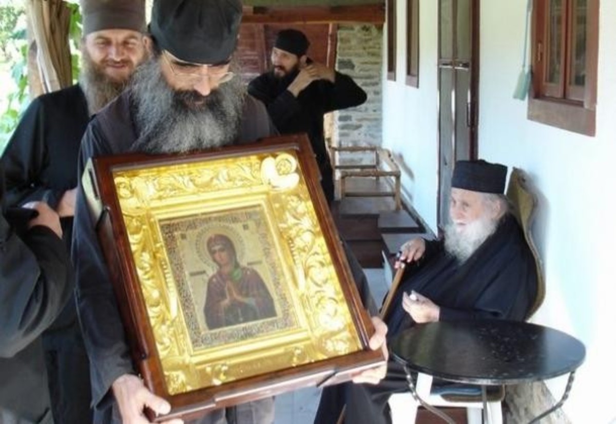 Αγιογράφοι με φαντασία! Θαυμάστε τις πιο σπάνιες εικόνες της Παναγίας