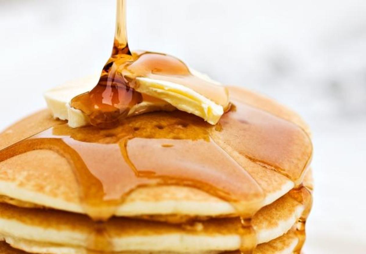 Μια πανεύκολη ζύμη, δεκάδες διαφορετικές παραλλαγές. Συνταγές για αλμυρές και γλυκές τηγανίτες