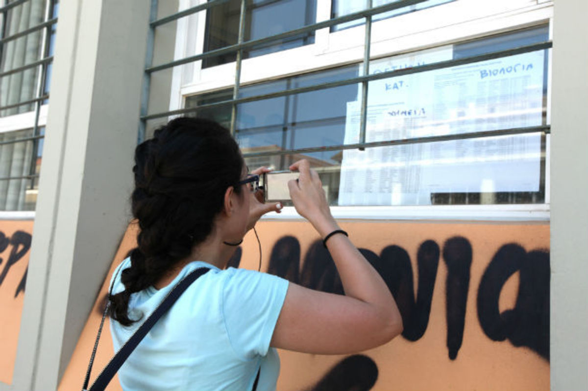 Πανελλήνιες 2015: Με το μάθημα της έκθεσης ξεκινούν την Δευτέρα οι πανελλαδικές εξετάσεις