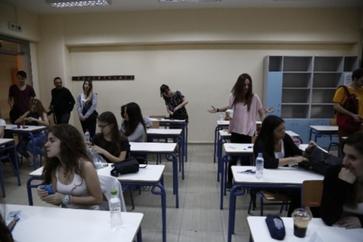 Πανελλήνιες 2015 – Νεοελληνική Λογοτεχνία Θεωρητικής Κατεύθυνσης: Τα θέματα και οι απαντήσεις