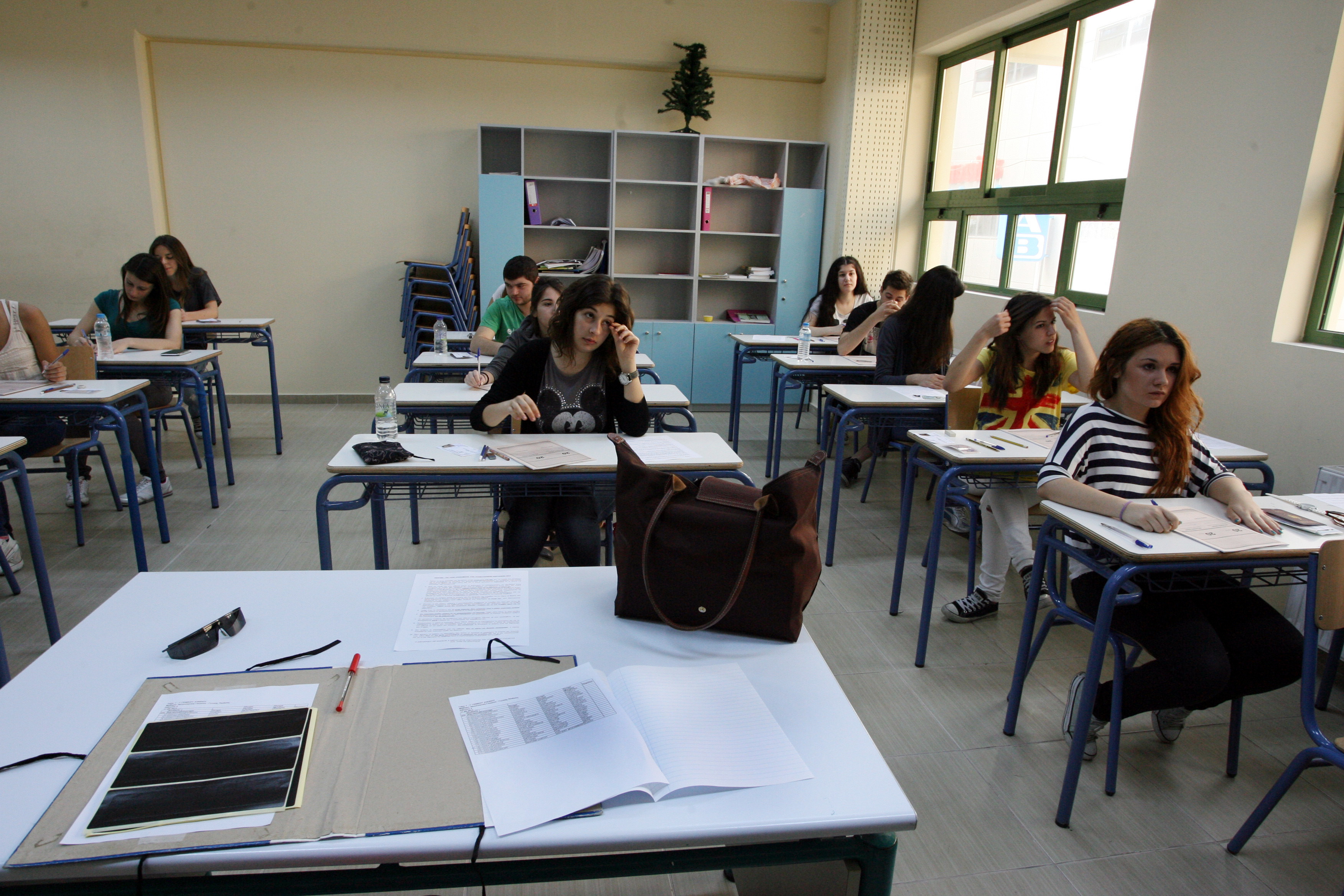 Πανελλήνιες 2013: Συνέχεια με Μαθηματικά για τα ΕΠΑΛ