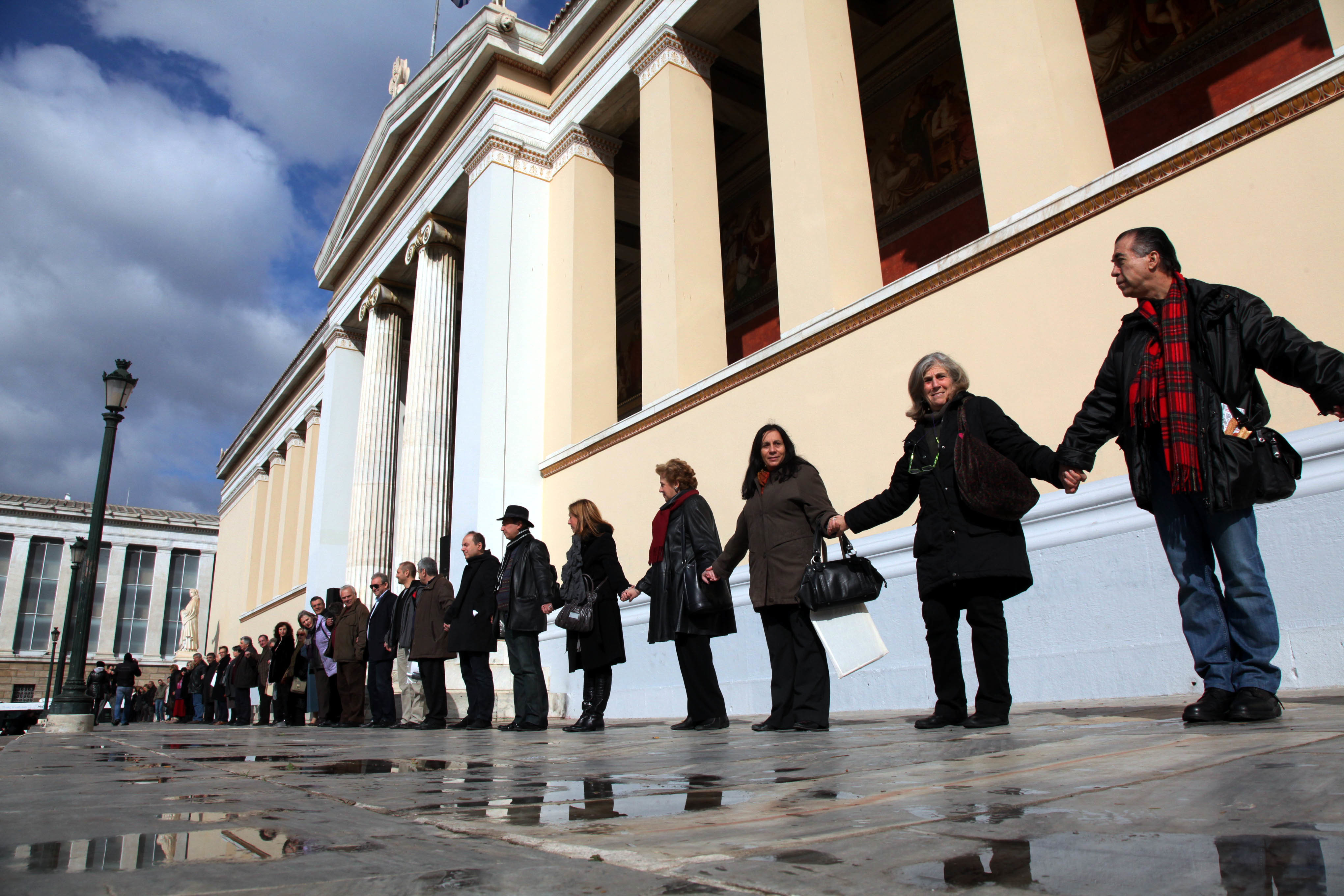 Νέες συγκεντρώσεις από πανεπιστημιακούς με καλλιτεχνικό “άρωμα”