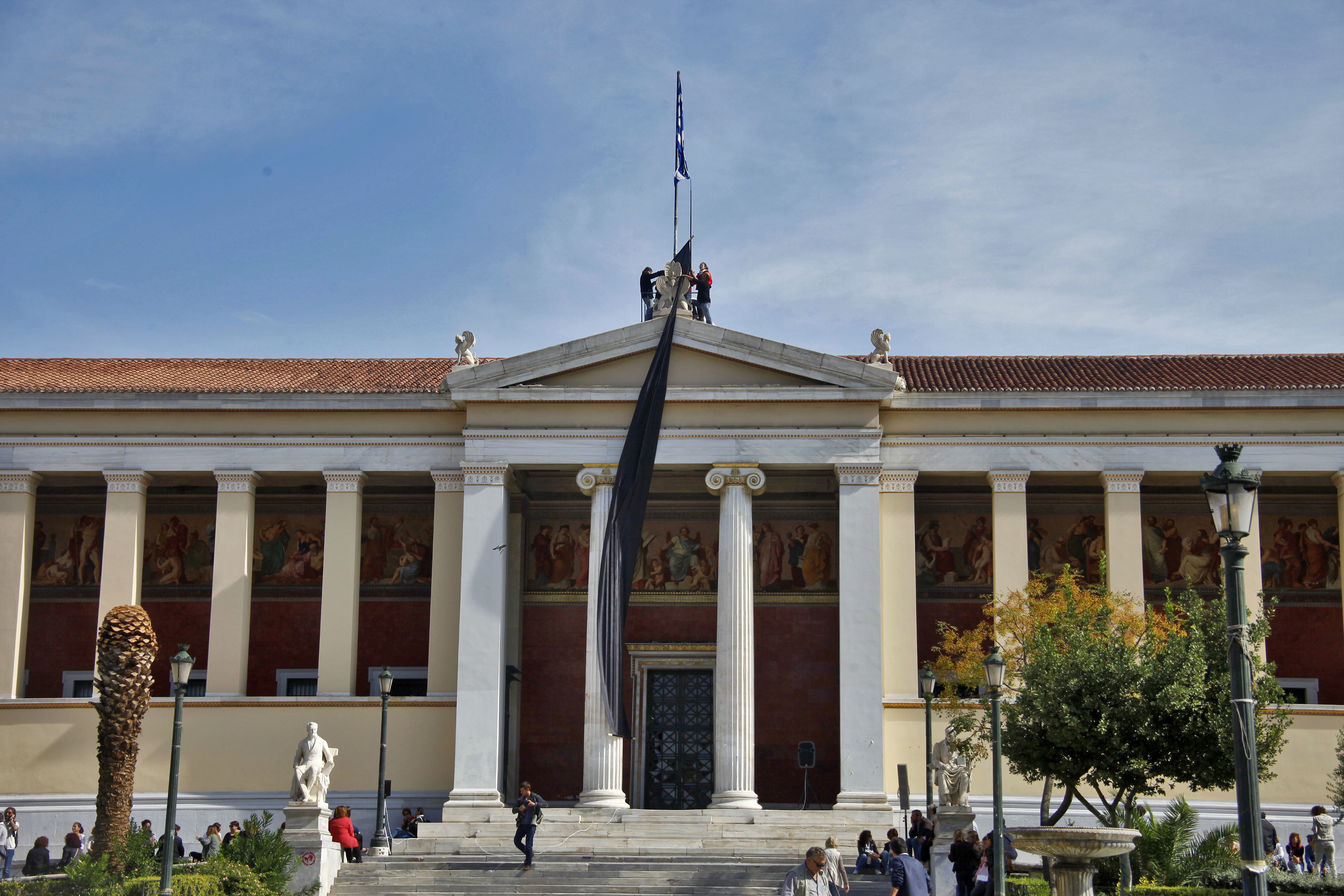 Σε δόσεις τα ραντεβού των πρυτάνεων με τον Αρβανιτόπουλο – Διχασμένοι για την απεργία οι διοικητικοί – Νέες καταγγελίες από τον υπουργό Παιδείας