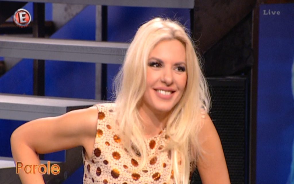 Αννίτα Πάνια: Αυτό είναι το τραγούδι του Νίκου Καρβέλα που ζήτησε να ακούσει στο Parole!
