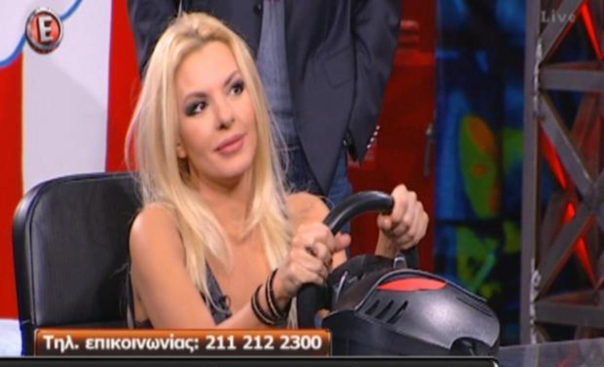 “Τρελή” αποκάλυψη της Αννίτας Πάνια! Ξέρετε τι κάνει όταν οδηγεί;