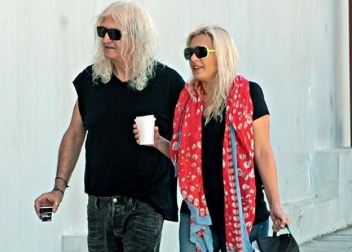 Αννίτα Πάνια: Δείτε τον Νίκο Καρβέλα στο πλατό της εκπομπής της! Φωτό