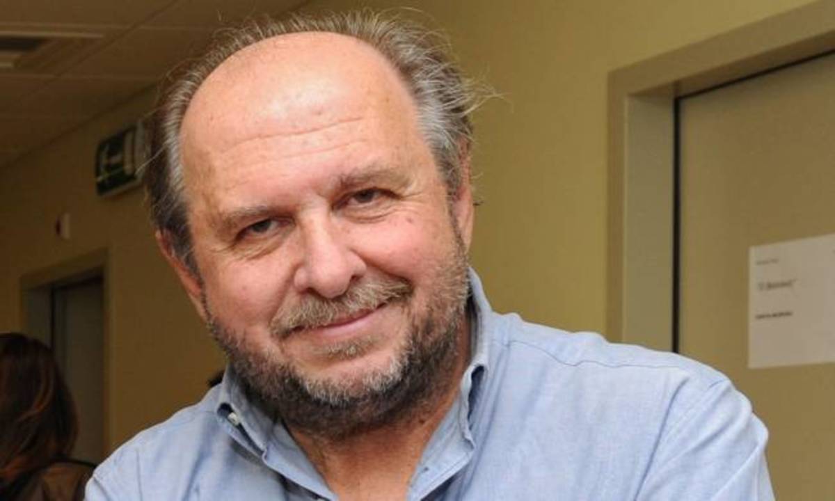 Ο Πάνος Σκουρολιάκος μιλάει για την απόλυσή του: «Με πετάξανε έξω από το καμαρίνι μου»