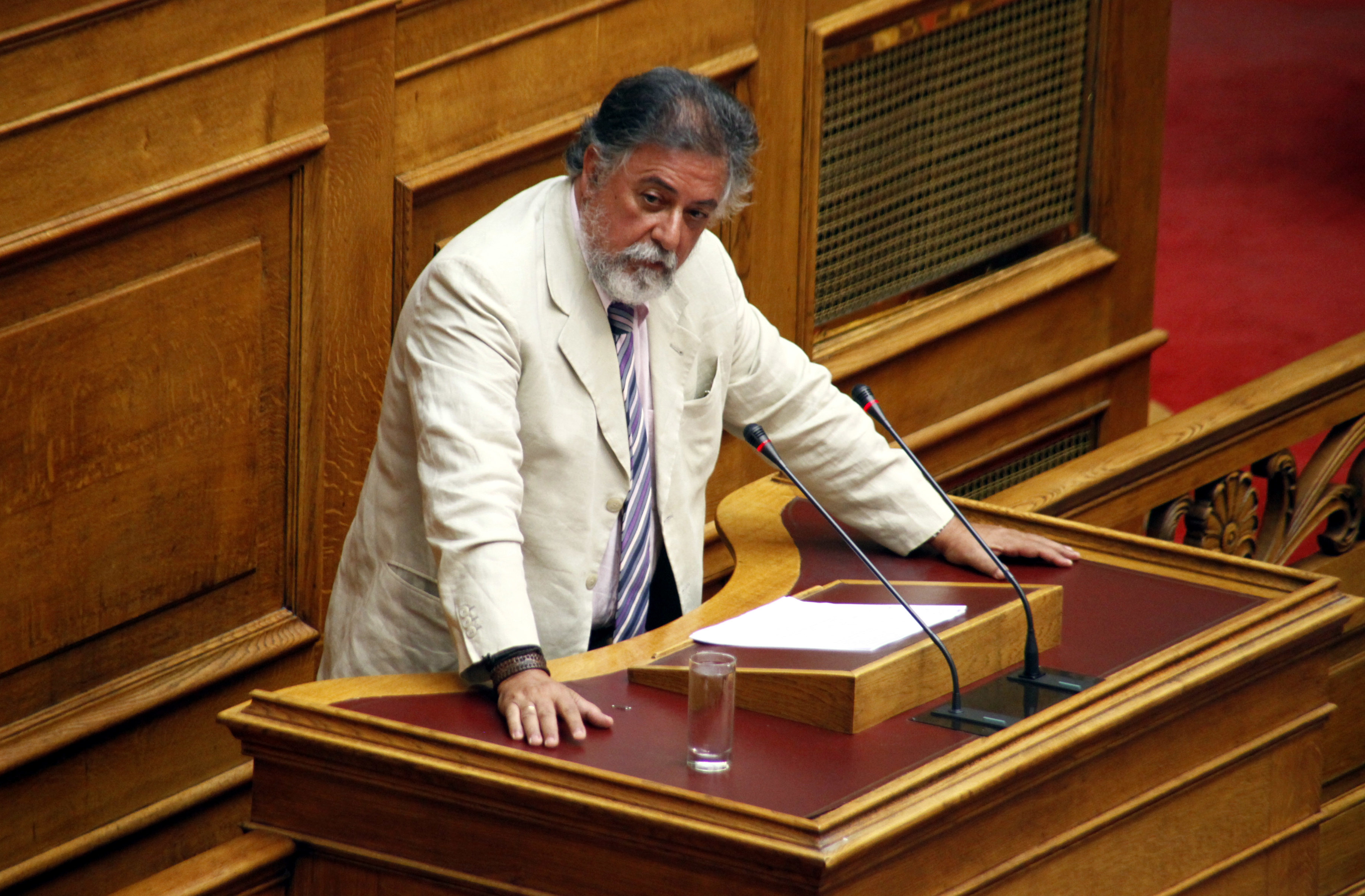 Πανούσης: “Δεν είμαι διάδοχος του Κουβέλη” – Τα “πήρε” και με τους δημοσιογράφους