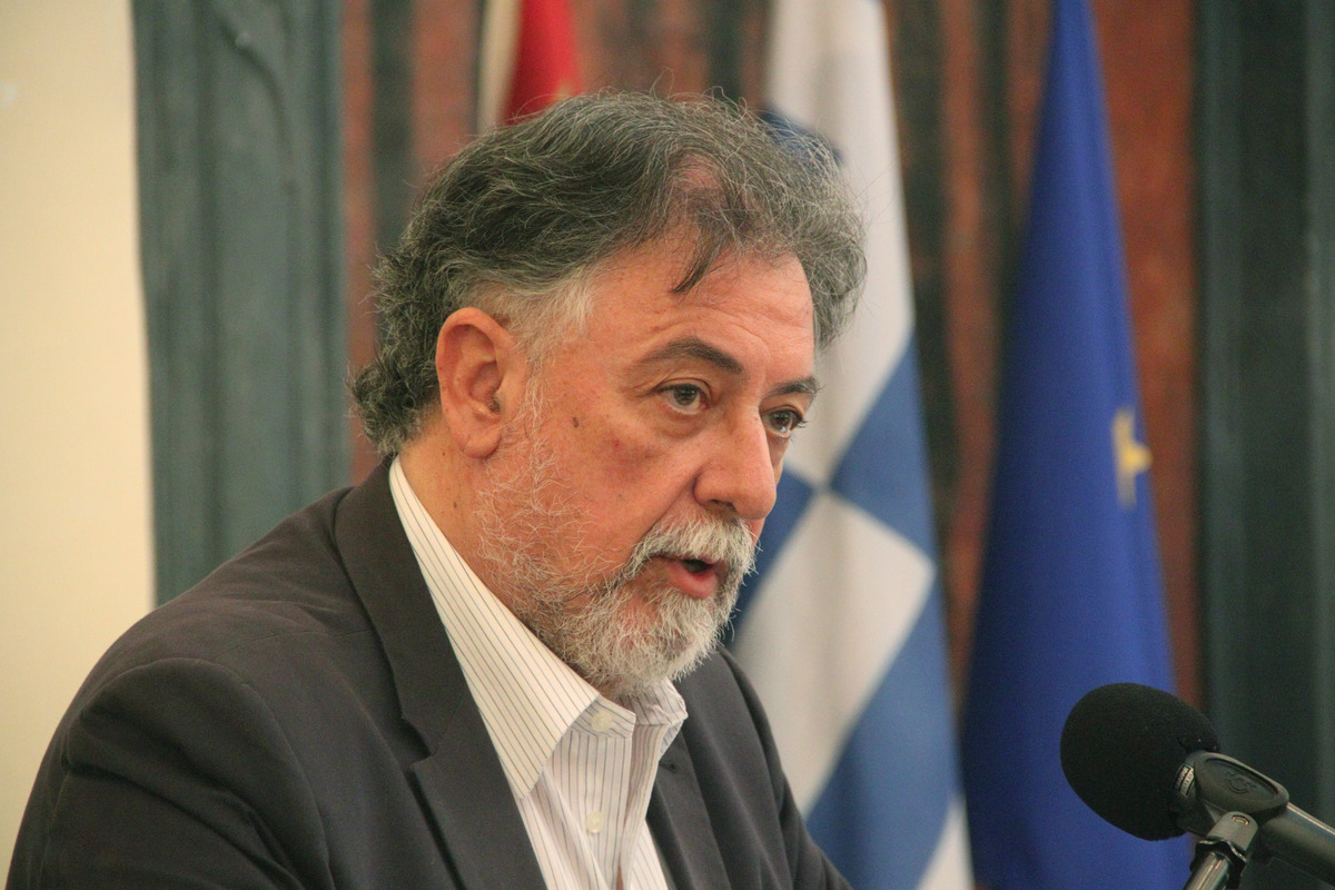 Αιχμηρός Πανούσης: Το γκλαμουροαριστερό lifestyle και η “αρρωστημένη” συμπεριφορά