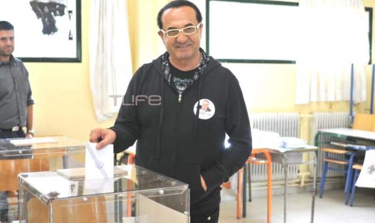 Λευτέρης Πανταζής: Άσκησε το εκλογικό του δικαίωμα ο τραγουδιστής που είναι υποψήφιος δημοτικός σύμβουλος!