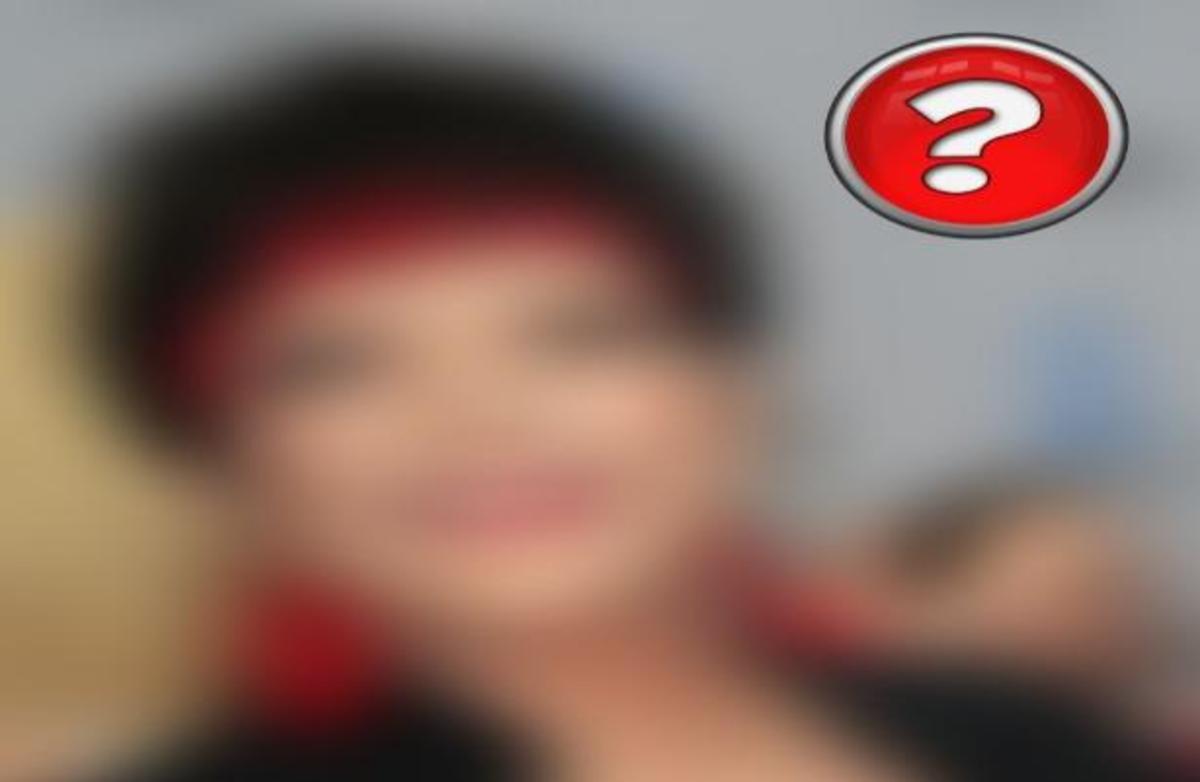 Είναι σικάτη, κεφάτη και “δροσερή” παρά τα 66 της χρόνια!