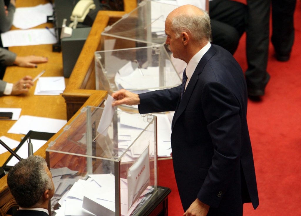 Πήγε ψήφισε για τον πρώην συνεργάτη του και απήλθε