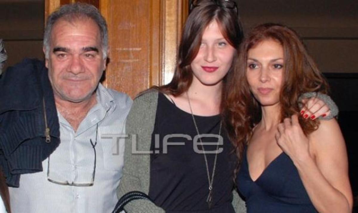 Δήμητρα Παπαδήμα: Σπάνια βραδινή έξοδος με την κόρη της!