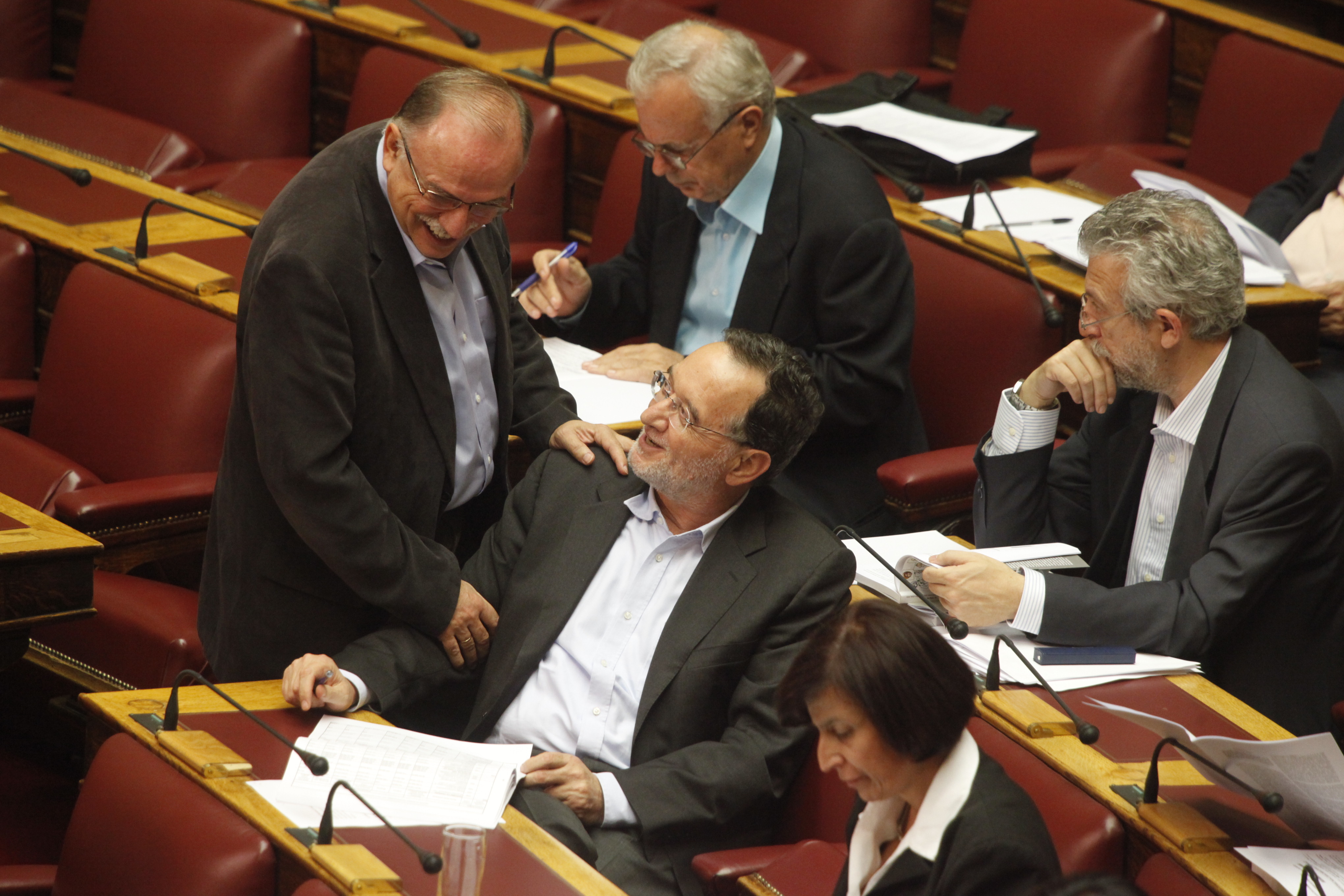 «Αδειάζει» Λαφαζάνη και δραχμή ο Παπαδημούλης