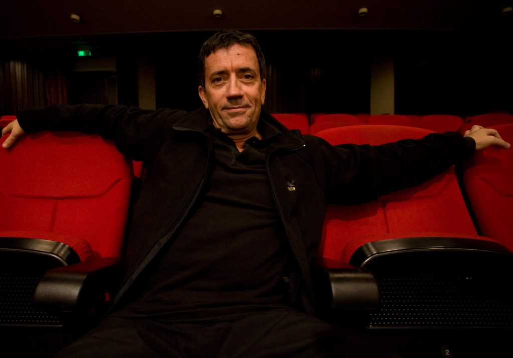 Στην υγειά μας: 47.692 ευρώ κάθε τσούγκρισμα!