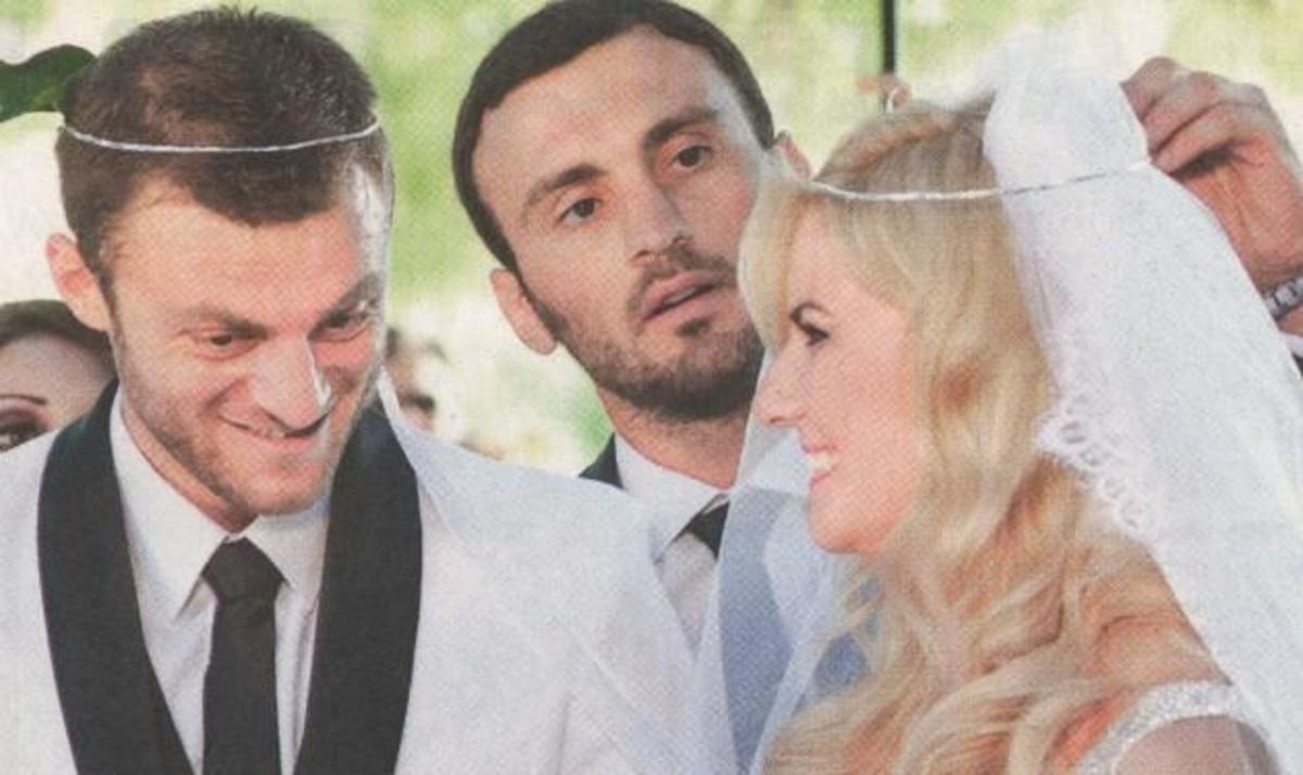 Παντρεύτηκε ο αρχηγός του Ολυμπιακού! Φωτογραφίες