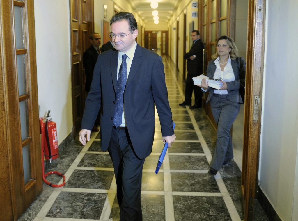 Ενημερώθηκαν τα κόμματα για τα μέτρα 22 δισ. έως το 2015