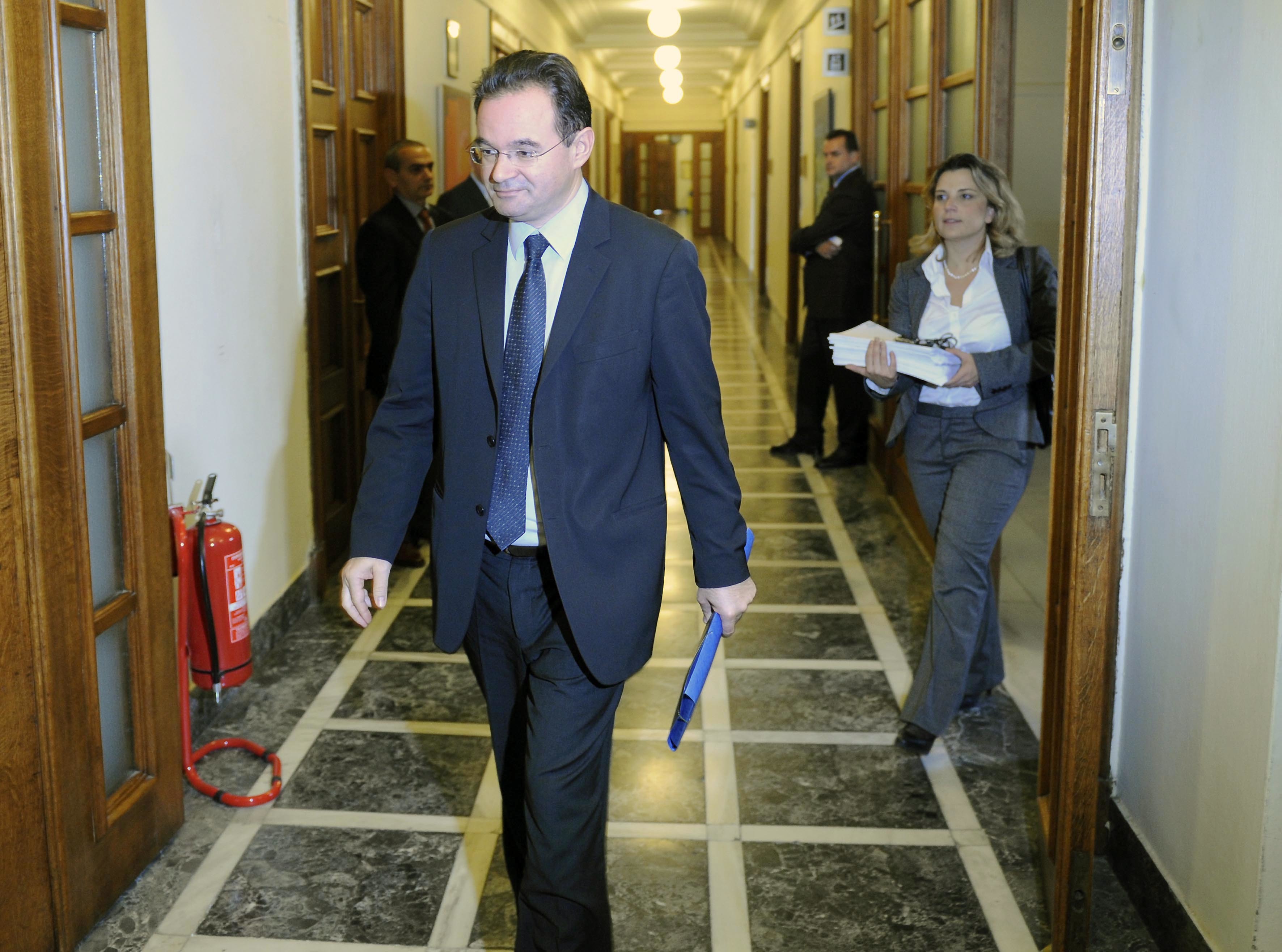 Ενημερώθηκαν τα κόμματα για τα μέτρα 22 δισ. έως το 2015