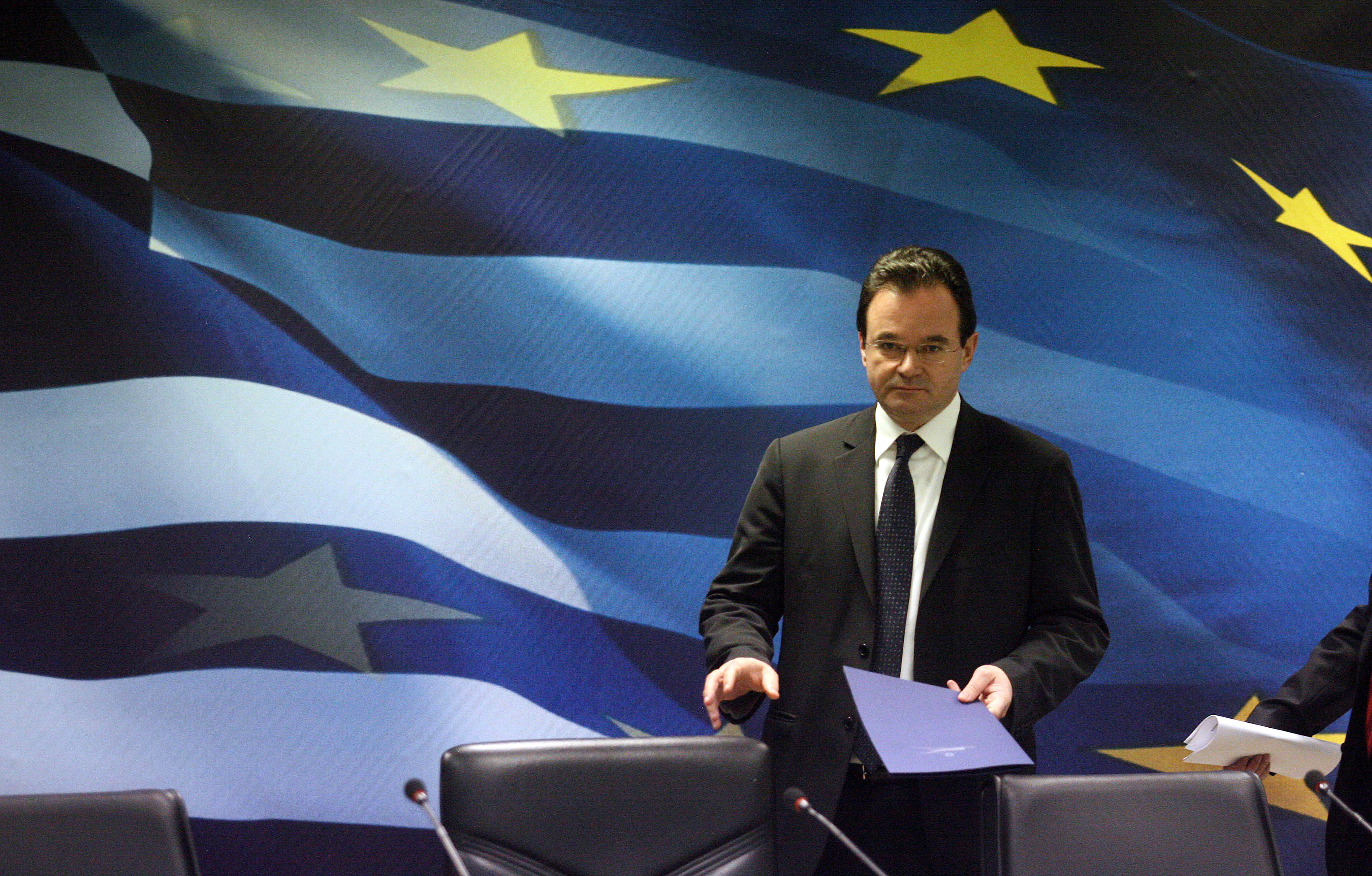 Απορρίπτει απολύτως το ενδεχόμενο αναδιάρθρωσης του δημόσιου χρέους