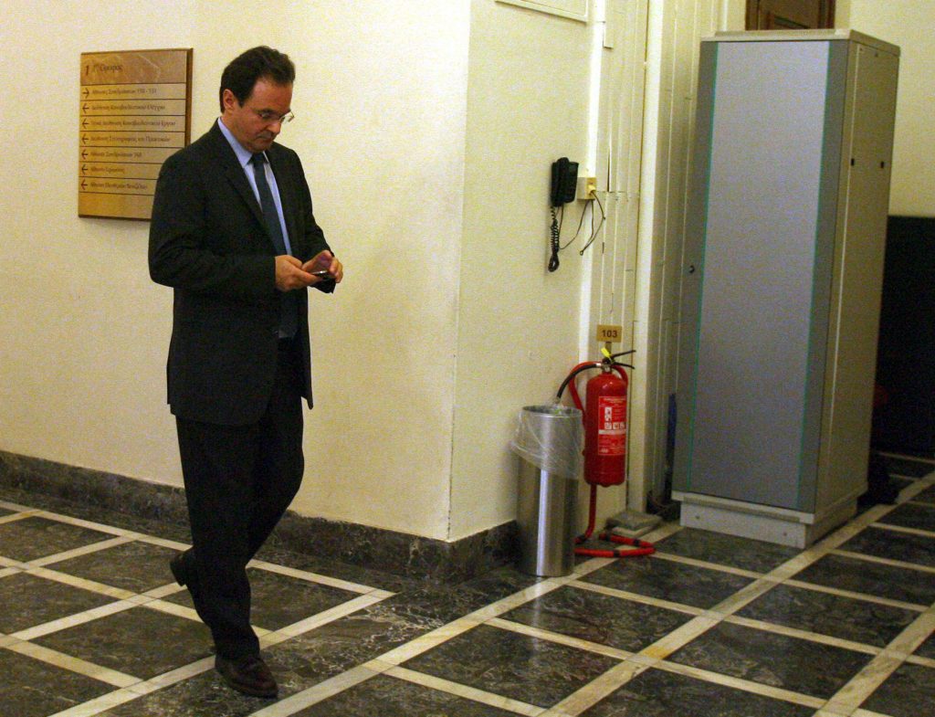 Το ΠΑΣΟΚ “δίνει” τον Παπακωνσταντίνου για τη “λίστα Λαγκάρντ”
