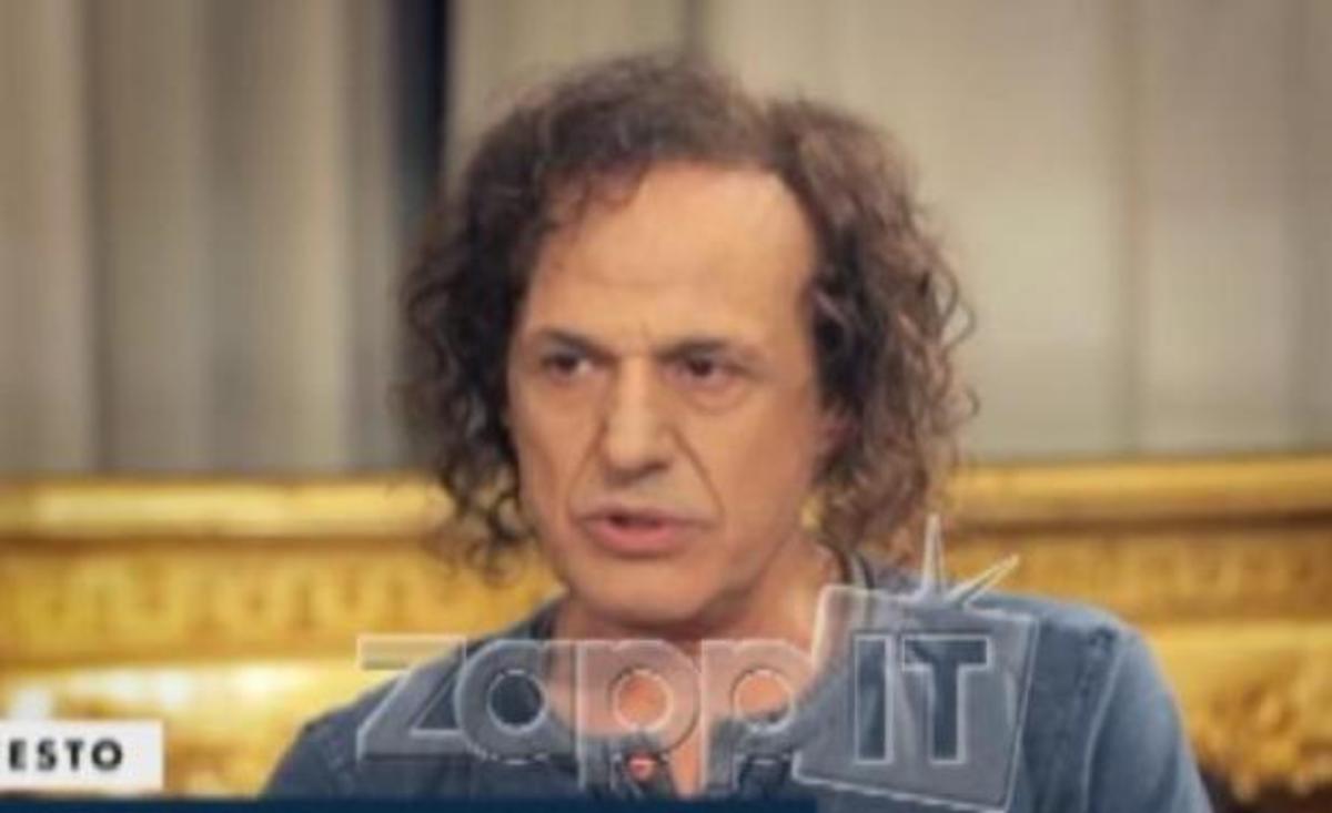 Βασίλης Παπακωνσταντίνου: «Πήγα σε γιατρό και με βοήθησε γιατί έπασχα από…»