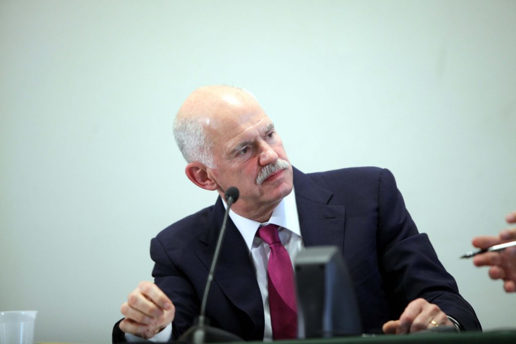 Παπανδρέου: Εξοργίστηκε με δημοσίευμα κι “έσταξε δηλητήριο”