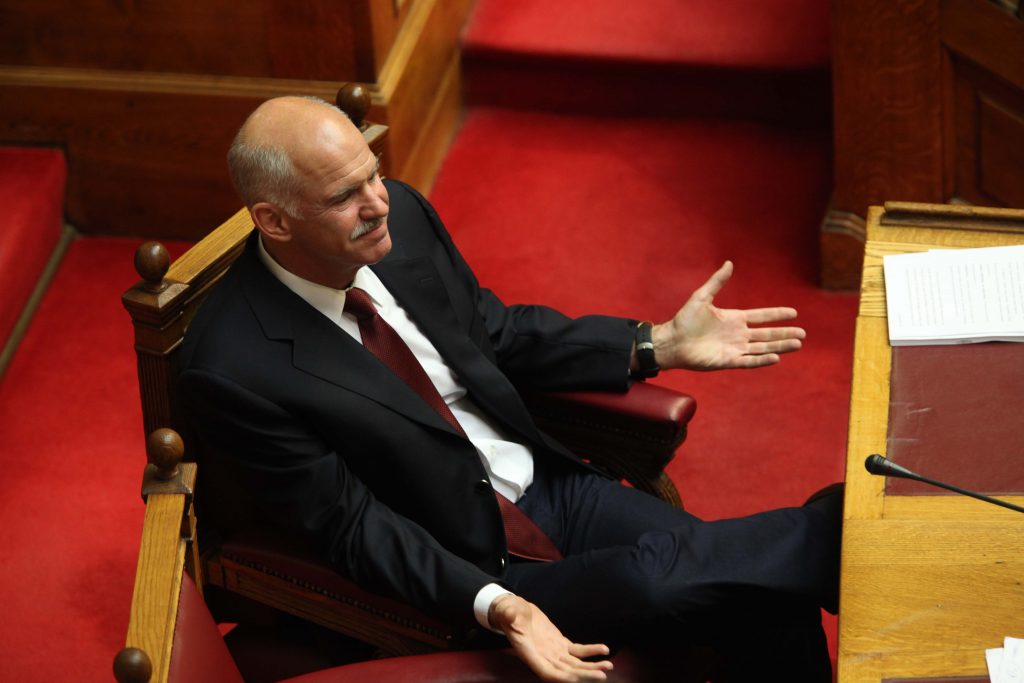 Παπανδρέου: “Τραγικές οι συνέπειες της εξόδου της Ελλάδας από το ευρώ”