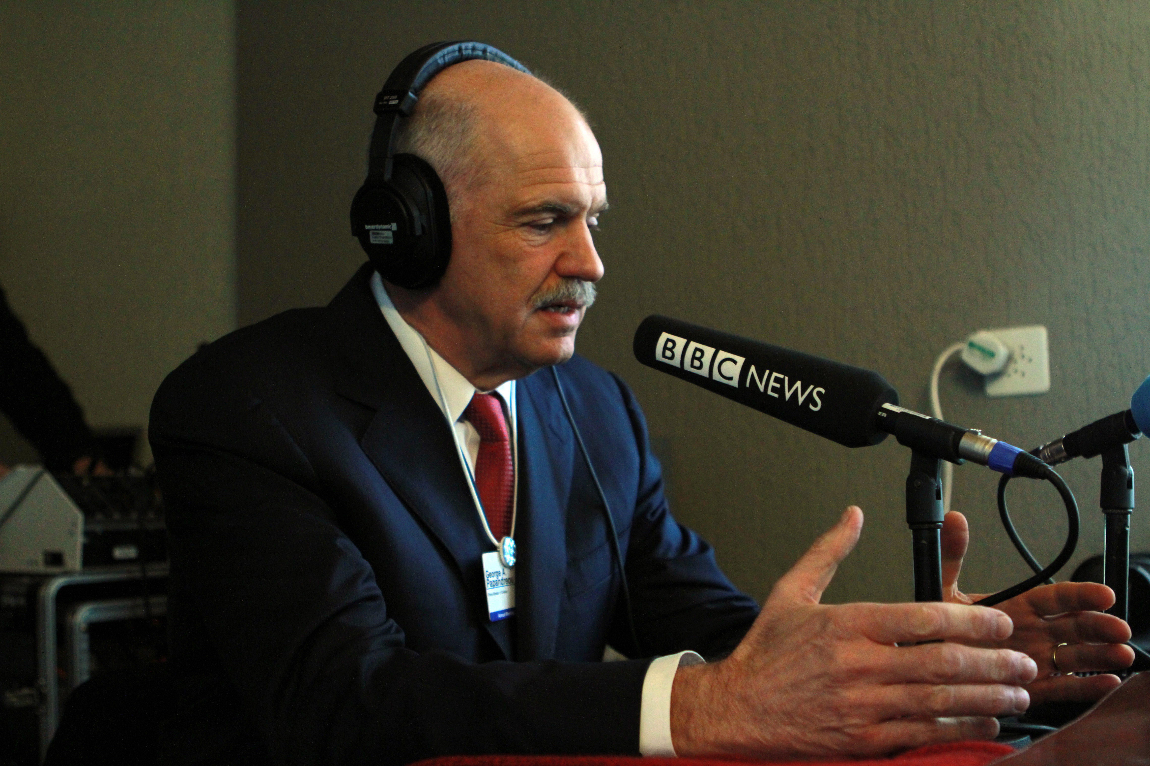 Συνέντευξη Παπανδρέου στο BBC για την Αίγυπτο – Τι είπε στον Μουμπάρακ