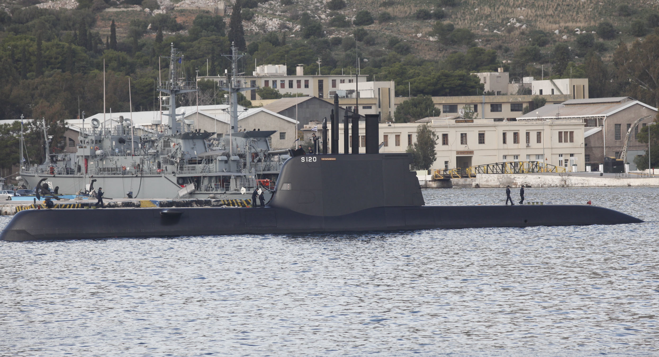 “Ο Σαμαράς θα αποφασίσει για τα υποβρύχια”. Τι είπε ο Παναγιωτόπουλος στο ΣΥΡΙΖΑ
